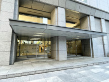 オフィスビル出入口