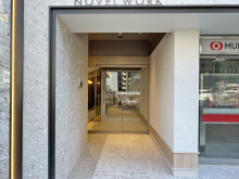 オフィスビル出入口