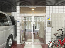 オフィスビル出入口