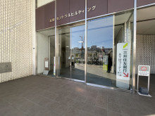 オフィスビル出入口