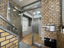 オフィスビル出入口