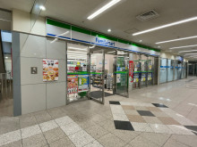 地下1階のファミリーマート エステック情報ビル店