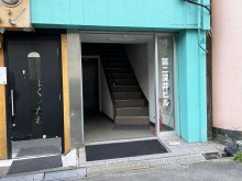 オフィスビル出入口