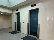 エレベーター(2基)