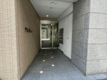 オフィスビル出入口