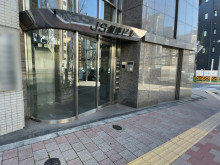 オフィスビル出入口