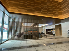 エントランス内のエクセルシオール カフェ 平河町森タワー店