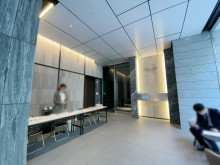 エントランスホール