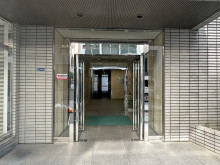 オフィスビル出入口