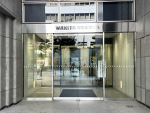 オフィスビル出入口