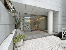 オフィスビル出入口