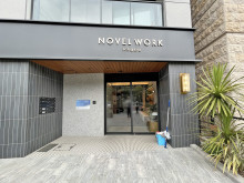 オフィスビル出入口