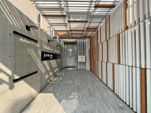 オフィスビル出入口