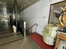 地下1階飲食店の出入口