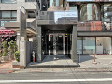 オフィスビル出入口