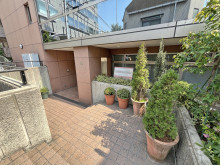 オフィスビル出入口