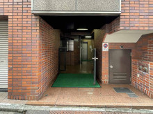 オフィスビル出入口