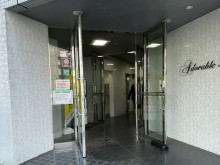 オフィスビル出入口