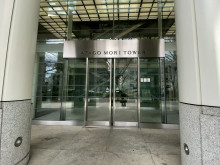 1階オフィスビル出入