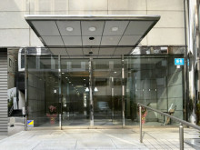 オフィスビル出入口