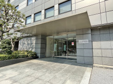 オフィスビル出入口