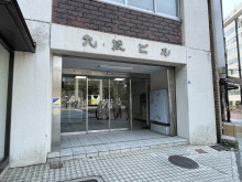 オフィスビル出入口