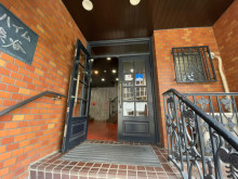 オフィスビル出入口