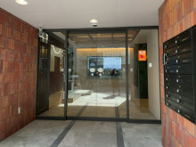 オフィスビル出入口