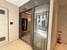 オフィスビル出入口