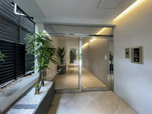 オフィスビル出入口