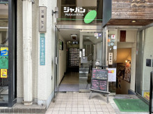 オフィスビル出入口