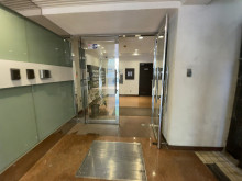 オフィスビル出入口