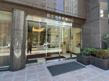 オフィスビル出入口