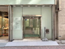 オフィスビル出入口