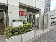 オフィスビル出入口