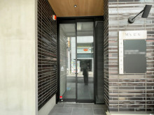 オフィスビル出入口