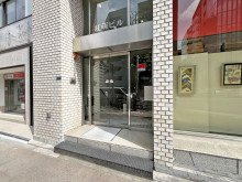 オフィスビル出入口