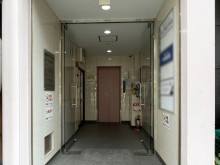 オフィスビル出入口