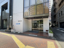 オフィスビル出入口