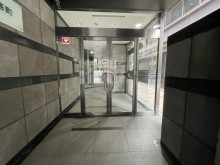 オフィスビル出入口