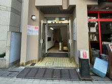 オフィスビル出入口