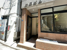 オフィスビル出入口