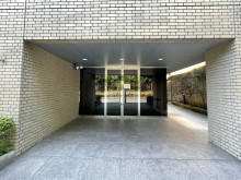 オフィスビル出入口