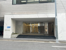 オフィスビル出入口