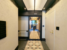 オフィスビル出入口