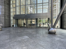 オフィスビル出入口