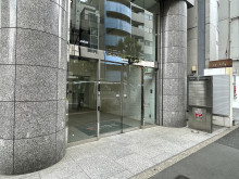 オフィスビル出入口