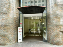 オフィスビル出入口