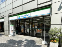 1階のファミリーマー