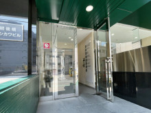 オフィスビル出入口